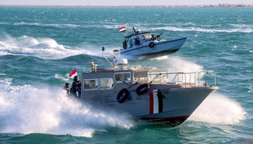 سفينة تابعة للقوات الحوثية في البحر الأحمر (أ ف ب).