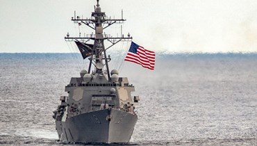 صورة تم الحصول عليها من وزارة الدفاع الأميركية، وتظهر المدمرة "يو أس أس دلبرت دي. بلاك"، تعبر البحر الأبيض المتوسط (31 ك1 2023، أ ف ب).