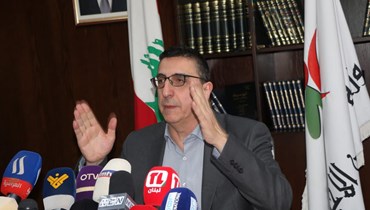  وزير الشؤون الإجتماعية في حكومة تصريف الأعمال هيكتور الحجار.
