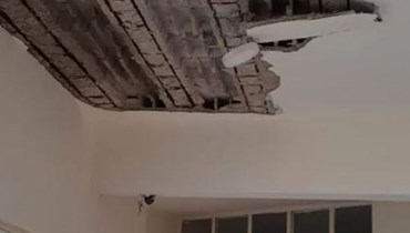 انهيار سقف صفٍّ في مدرسة المنية.