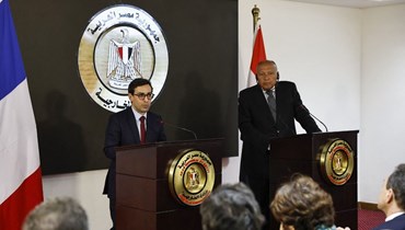 شكري (إلى اليمين) وسيجورنيه يعقدان مؤتمرا صحافيا في القاهرة (4 شباط 2024، أ ف ب). 