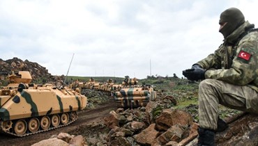 جنود أتراك مع آليّاتهم.