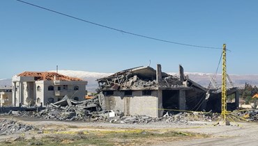 الدمار الذي خلفته الغارة الإسرائيلية في بلدة الأنصار في بعلبك