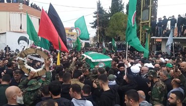 مشهد من تشييع العنصر محمد علي قميحة في كفرصير.