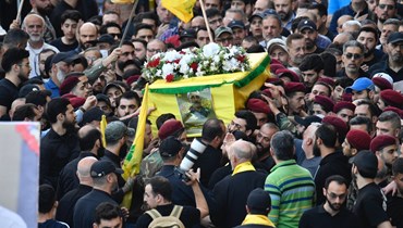 "حزب الله" يشيّع أحد عناصره.