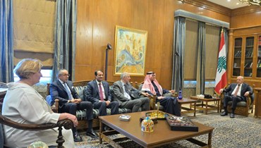الرئيس نبيه بري يلتقي سفراء الخماسية في عين التينة (نبيل إسماعيل).