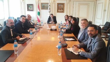 اجتماع حاكم مصرف لبنان بالإنابة وسيم منصوري مع وفد الهيئة الإدارية لجمعية الإعلاميين الاقتصاديين. 