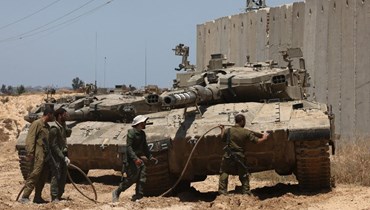 دبابات إسرائيلية تمركزت في جنوب إسرائيل بالقرب من الحدود مع قطاع غزة (7 ايار 2024، أ ف ب). 