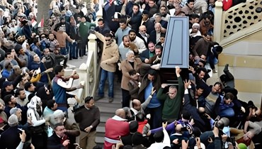 هل سيُمنع صحافيو مصر من تغطية جنازات المشاهير بعد طلب كريم عبدالعزيز؟