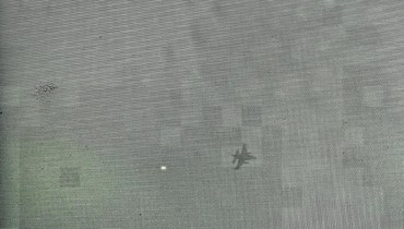 صورة نُشرت عبر منصّة "إكس" قيل إنّها لطائرات حربيّة تلاحق مسيّرات في أجواء مزارع شبعا والمناطق المتصلّة بسفوح الجولان.