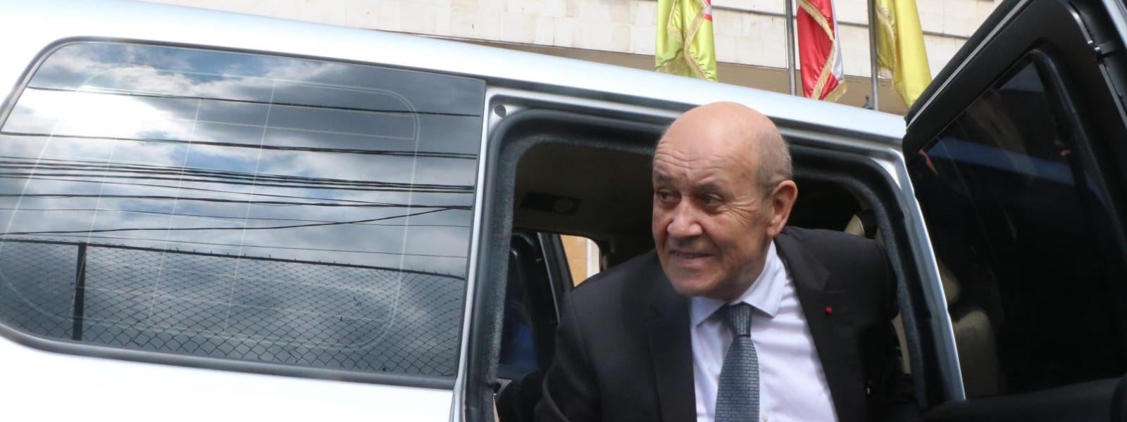 المبعوث الفرنسي الخاص جان إيف لودريان يصل إلى مقر كتلة "الوفاء للمقاومة" النيابية للقاء رئيسها النائب محمد رعد. 