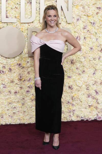 إميلي بلانت...ميريل ستريب...جينيفر لورنس...نجمات جذبن ومضات المصورين في الغولدن غلوب 2024 (صور وفيديو)