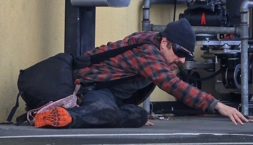 صورة لليونادرو دي كابريو تضع الجمهور في حيرة... قميص متسخ وسروال بال