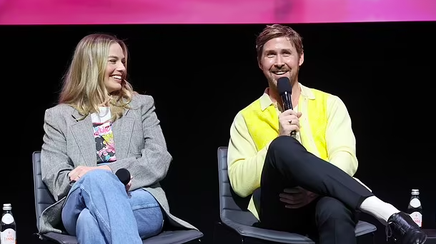 بطلة باربي تخرج عن صمتها بعد استبعاد مخرجة الفيلم من المرشحين لجائزة أوسكار