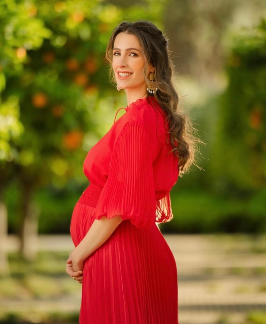  النهار العربي يكشف علامة فستان الأميرة رجوة الحسين في إطلالة حملها الأولى (صور)