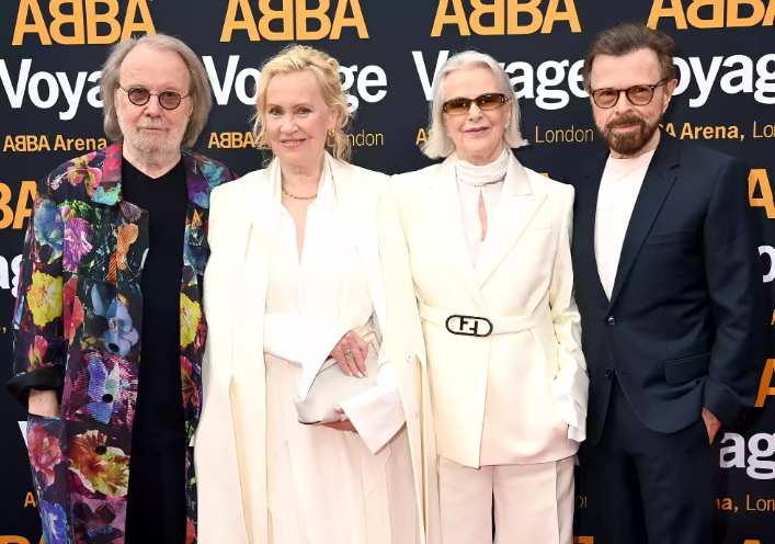 مسرح آبا في الانتظار... لنتشارك الدندنة الأولى