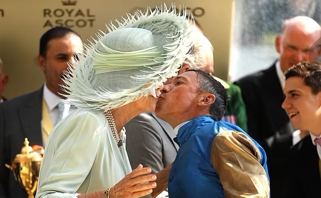 مواقف وضعت أفراد العائلة المالكة في اختبار أمام التزامهم بالبروتوكول (صور)