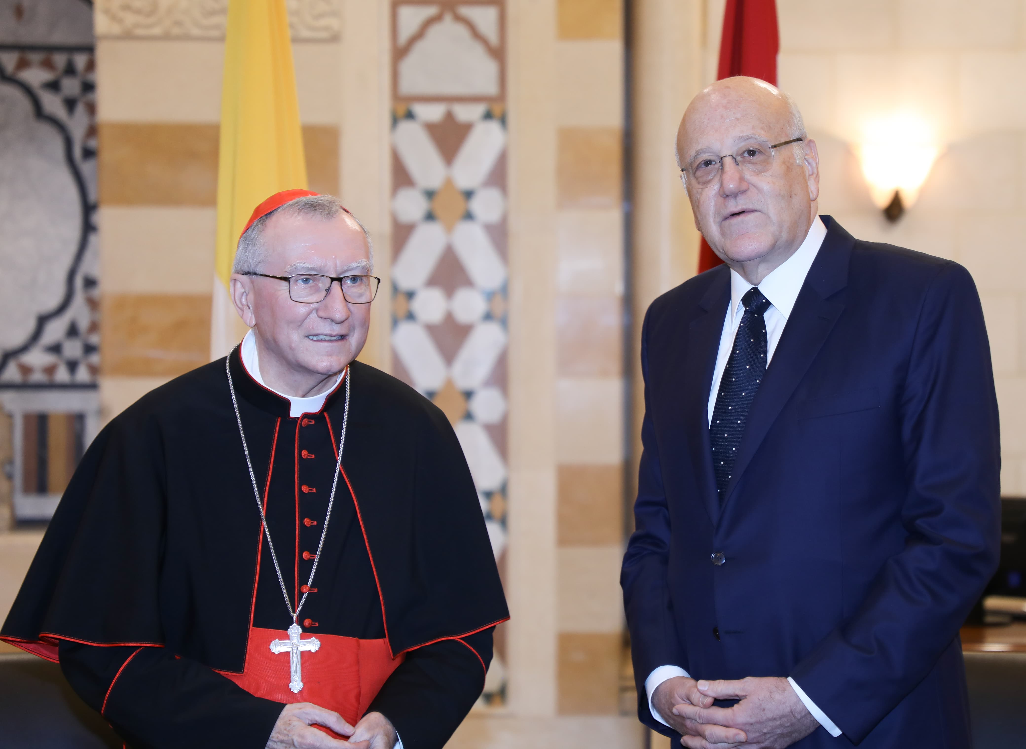 بارولين في بيروت... البابا فرنسيس قلق وانتخاب رئيس للجمهورية أولوية!