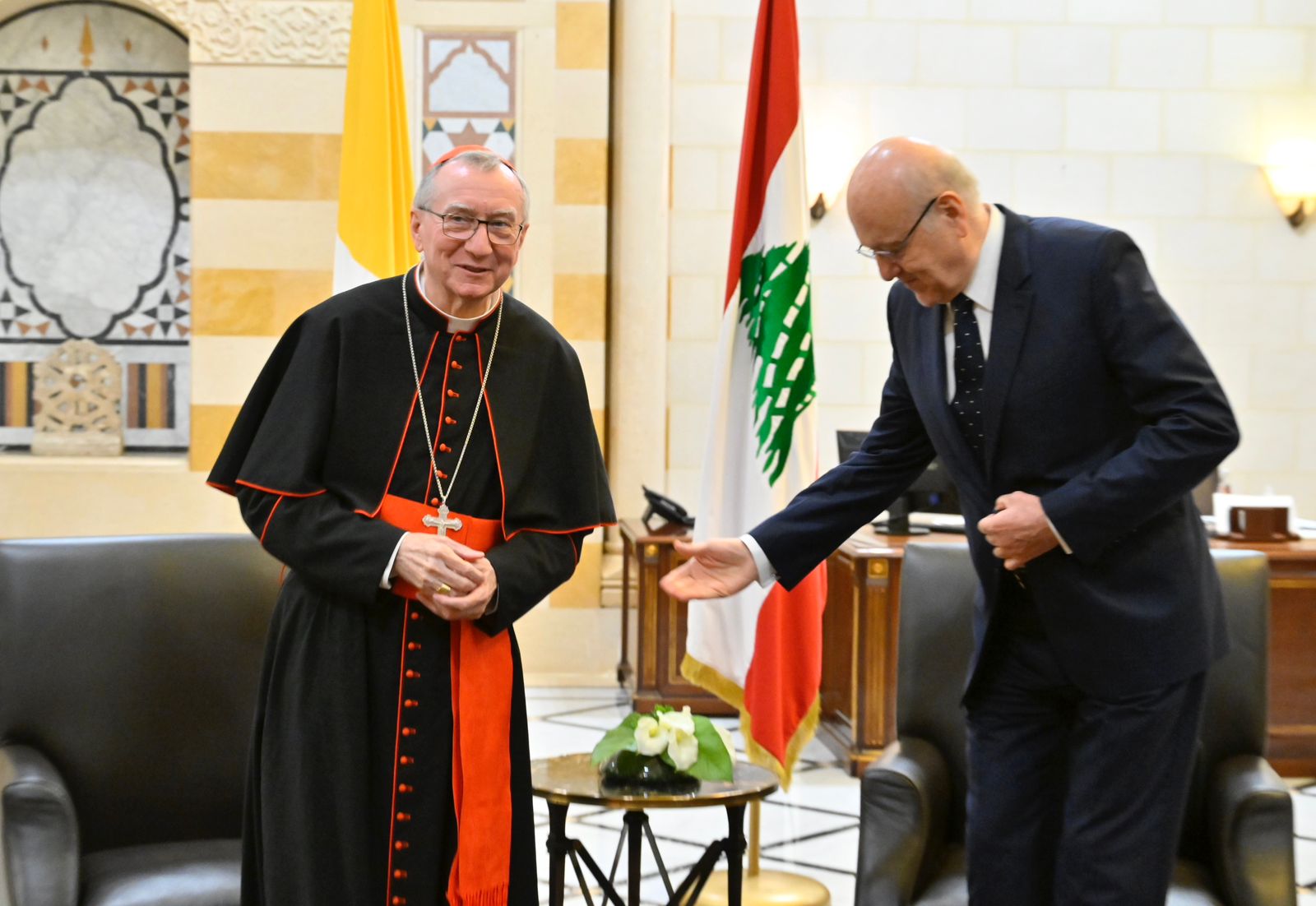 بارولين في بيروت... البابا فرنسيس قلق وانتخاب رئيس للجمهورية أولوية!