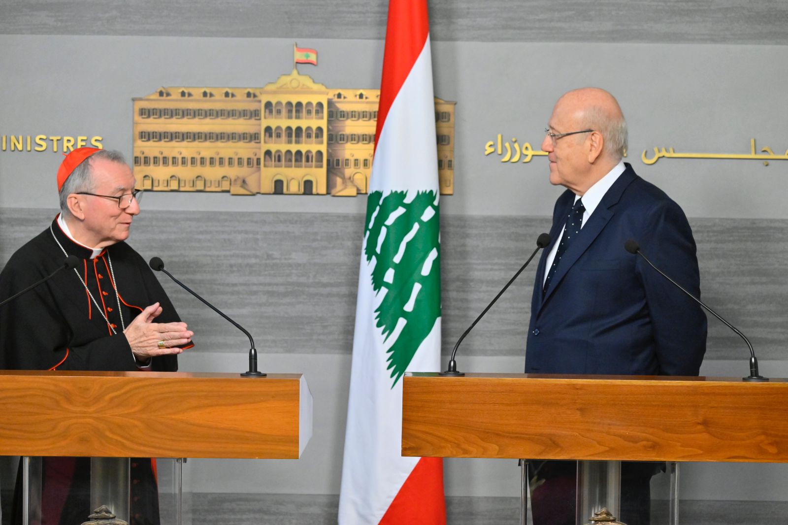 بارولين في بيروت... البابا فرنسيس قلق وانتخاب رئيس للجمهورية أولوية!