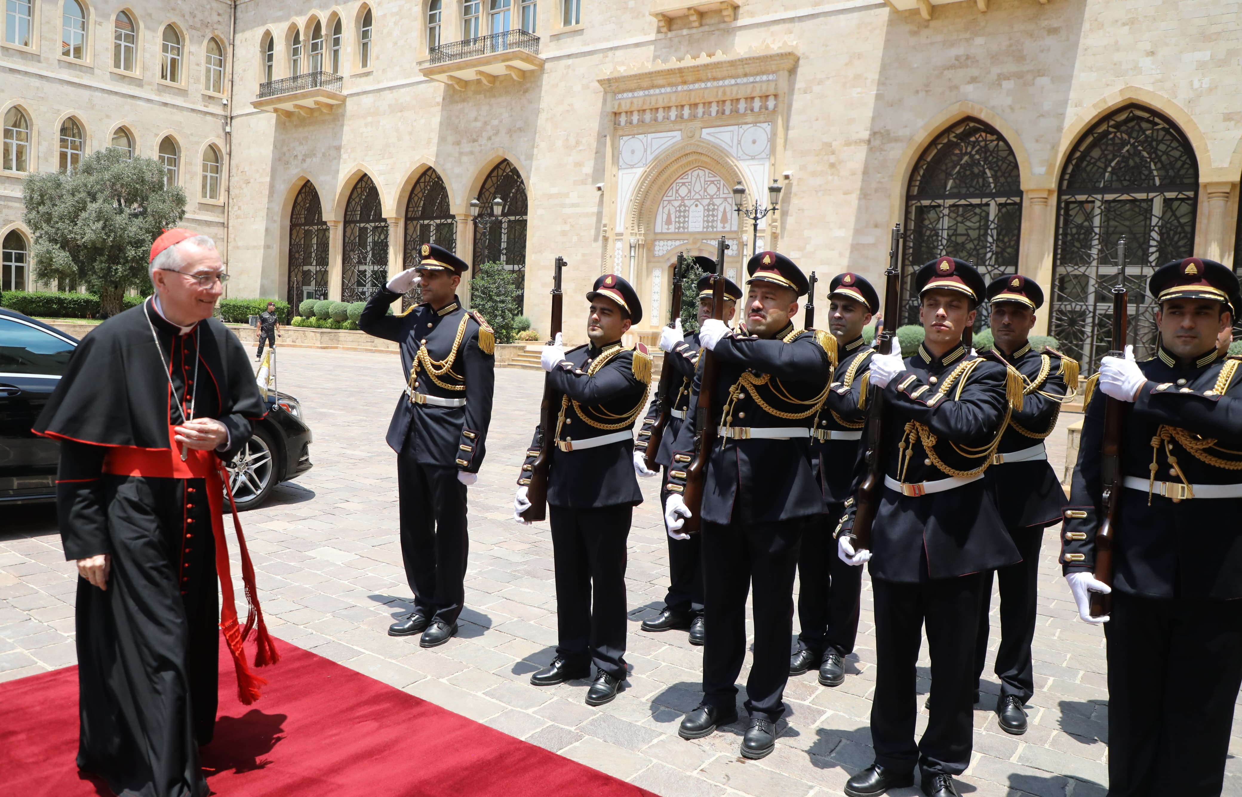 بارولين في بيروت... البابا فرنسيس قلق وانتخاب رئيس للجمهورية أولوية!