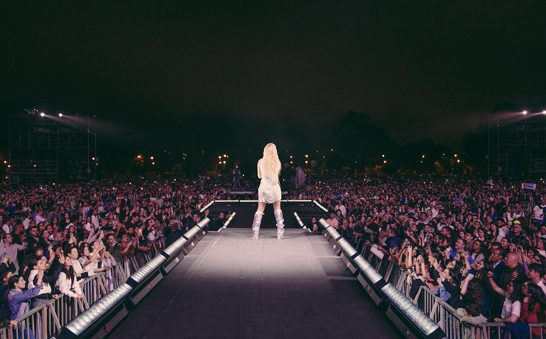 تحية خاصة من كاميلا كابيلو إلى جمهور موازين ... شاي مغربي و السفنج (فيديو)