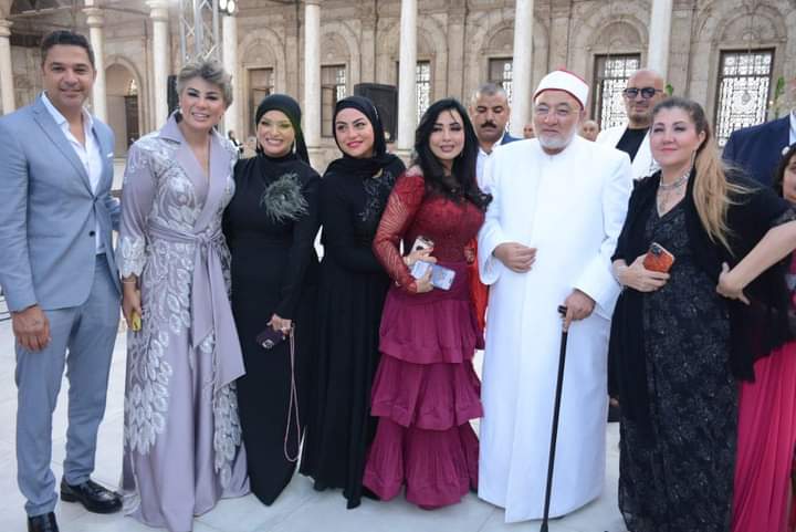 حفل عقد قران ابنة إعلامية مصرية بمسجد محمد علي يغضب المصريين: إهانة لقدسيته