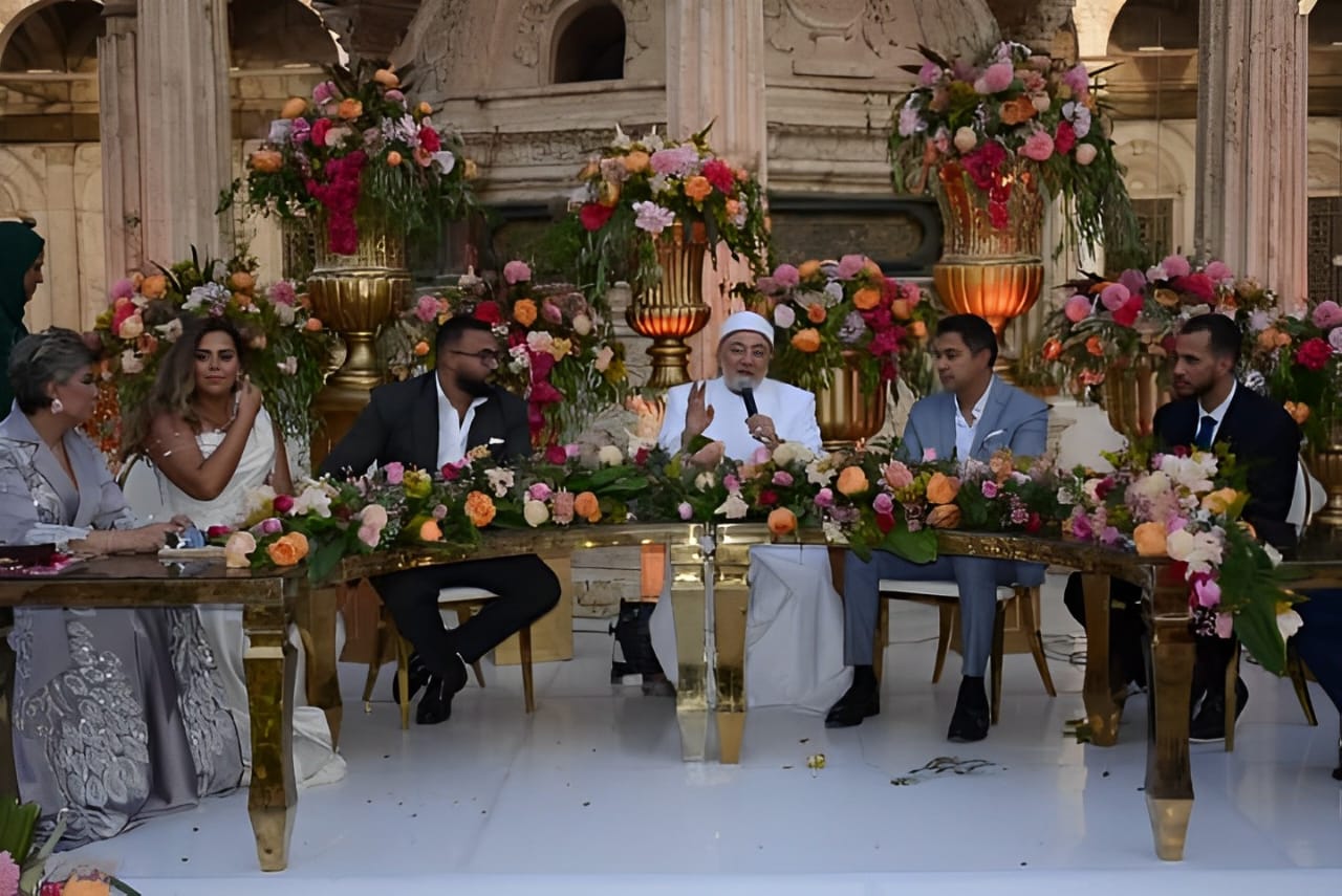 حفل عقد قران ابنة إعلامية مصرية بمسجد محمد علي يغضب المصريين: إهانة لقدسيته