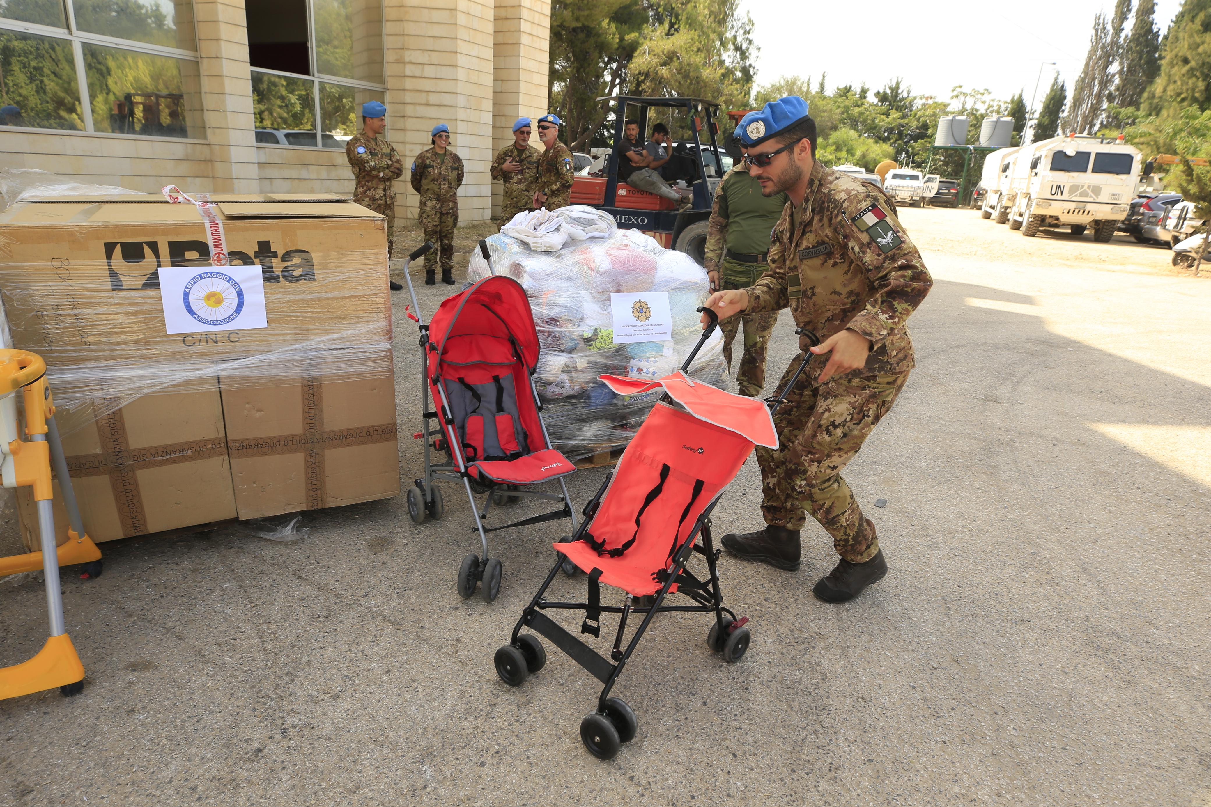 الكتيبة الإيطالية ضمن اليونيفيل تجول على مراكز الإيواء جنوبا لمعاينة المرضى