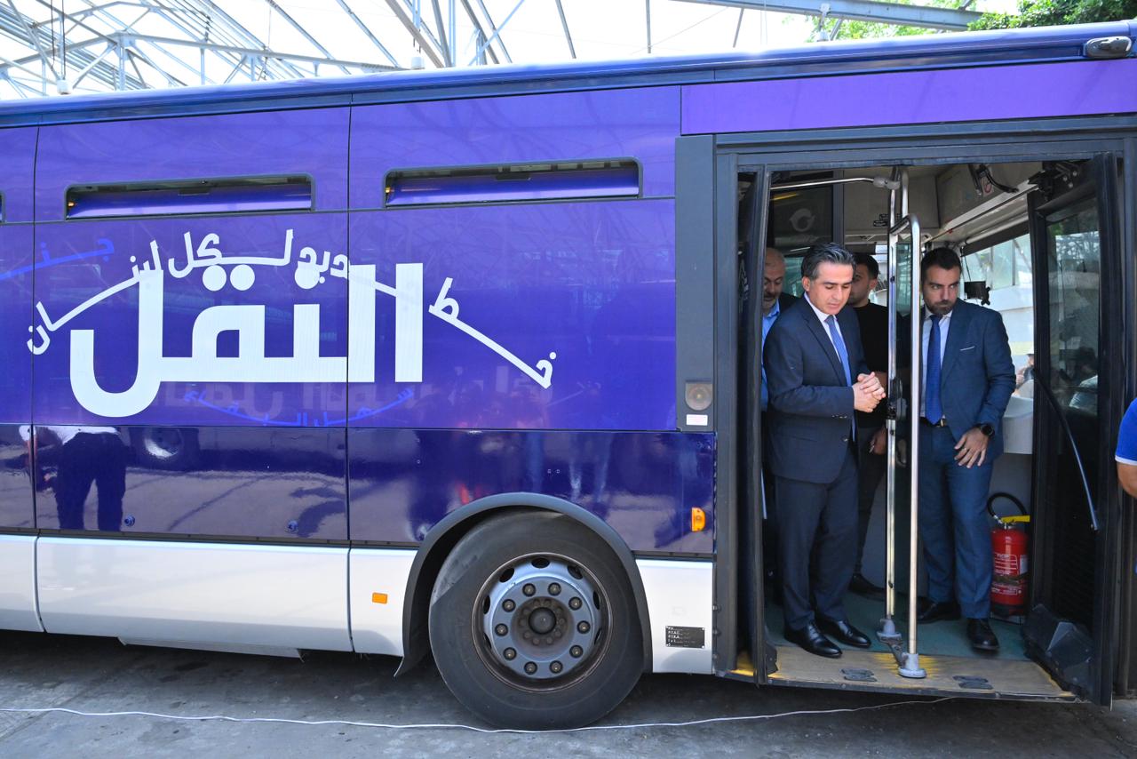 حمية أطلق خطة تسيير حافلات النقل المشترك: 96 باصا في بيروت تليها تباعا بقية المناطق