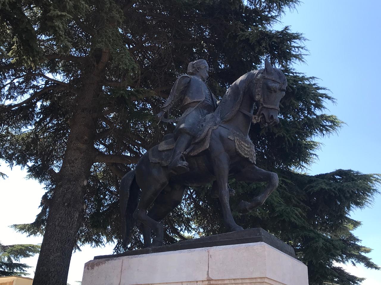 أدرجت على خارطة السياحة الدينية... كنيسة مار جرجس إهدن تحفة فنية ومرقد يوسف بك كرم