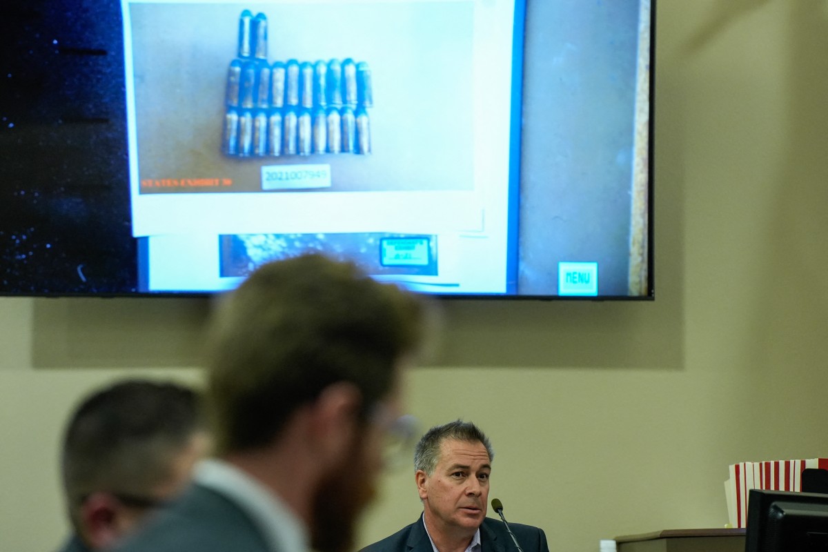 هوليوود لا تزال تفضل استخدام الأسلحة الحقيقية رغم مأساة راست 