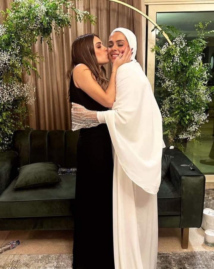 محمد هنيدي يحتفل بخطوبة ابنته فريدة... والجمهور يشيد بإطلالتها