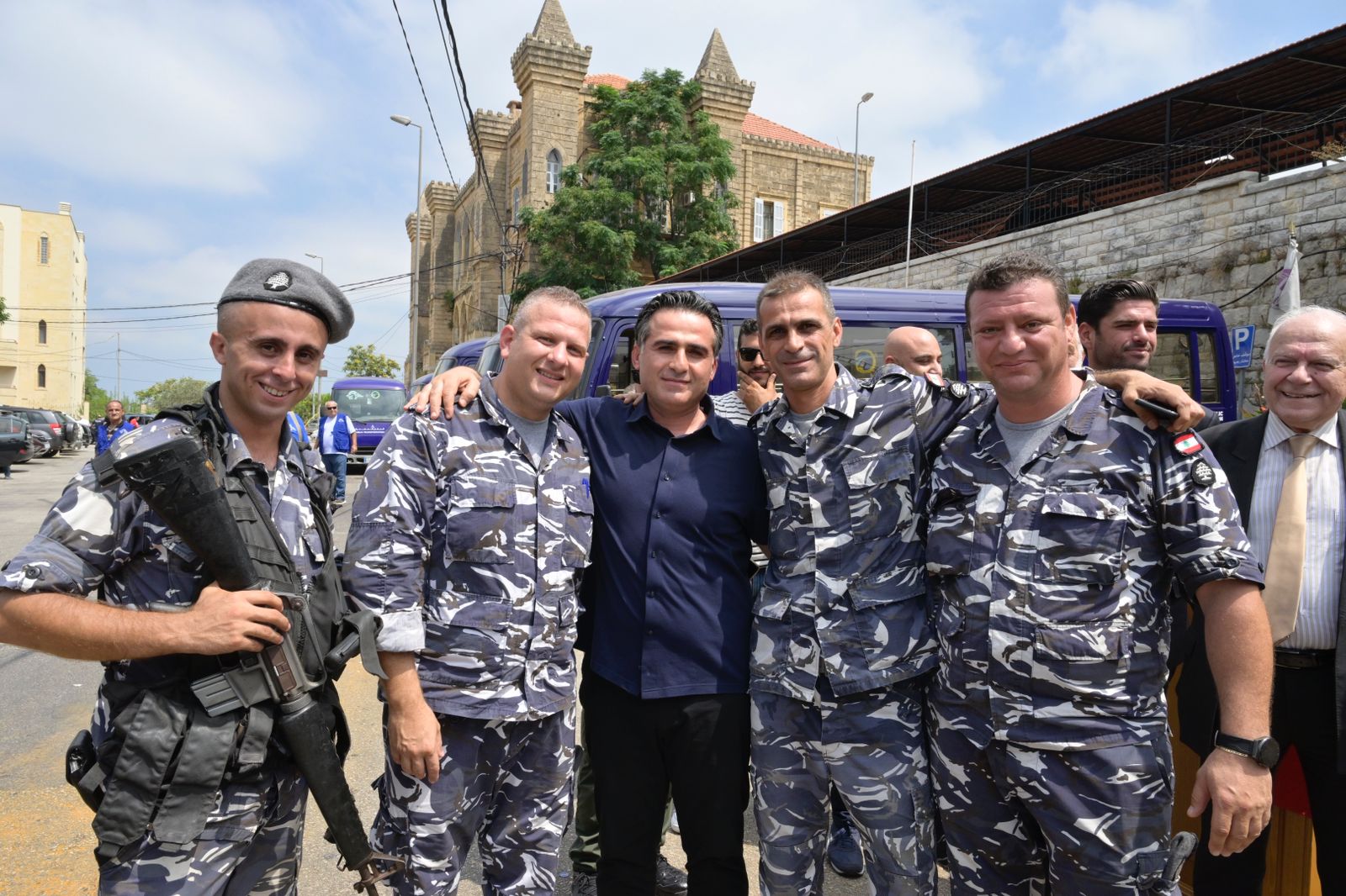 حمية افتتح خطا للنقل المشترك بين نهر الموت وبعبدا... وقريبا شتورة وبعلبك وصيدا وصور وطرابلس