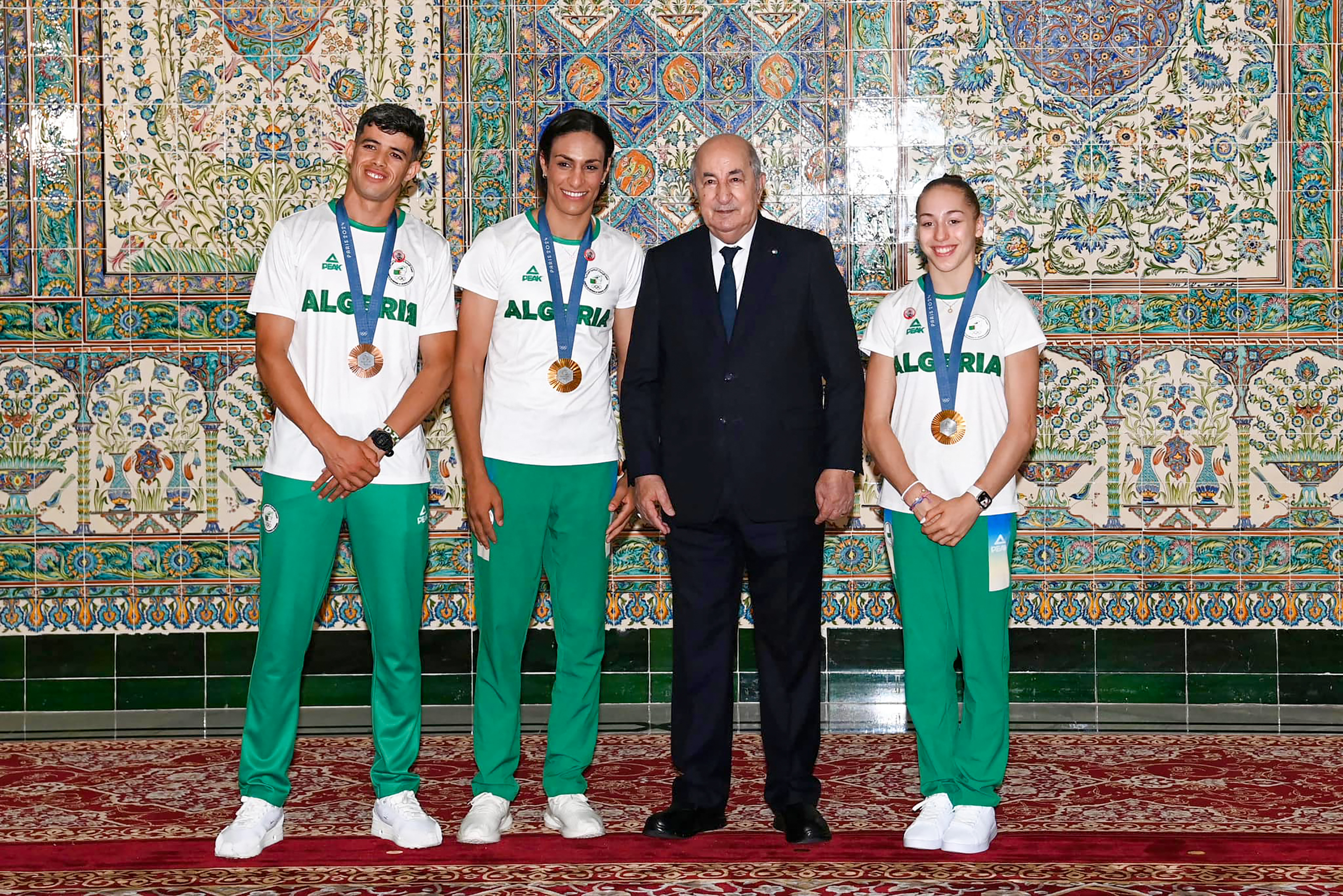 استقبال الأبطال للملاكمة إيمان خليف في مسقط رأسها بعد ذهبيتها في أولمبياد باريس (صور)