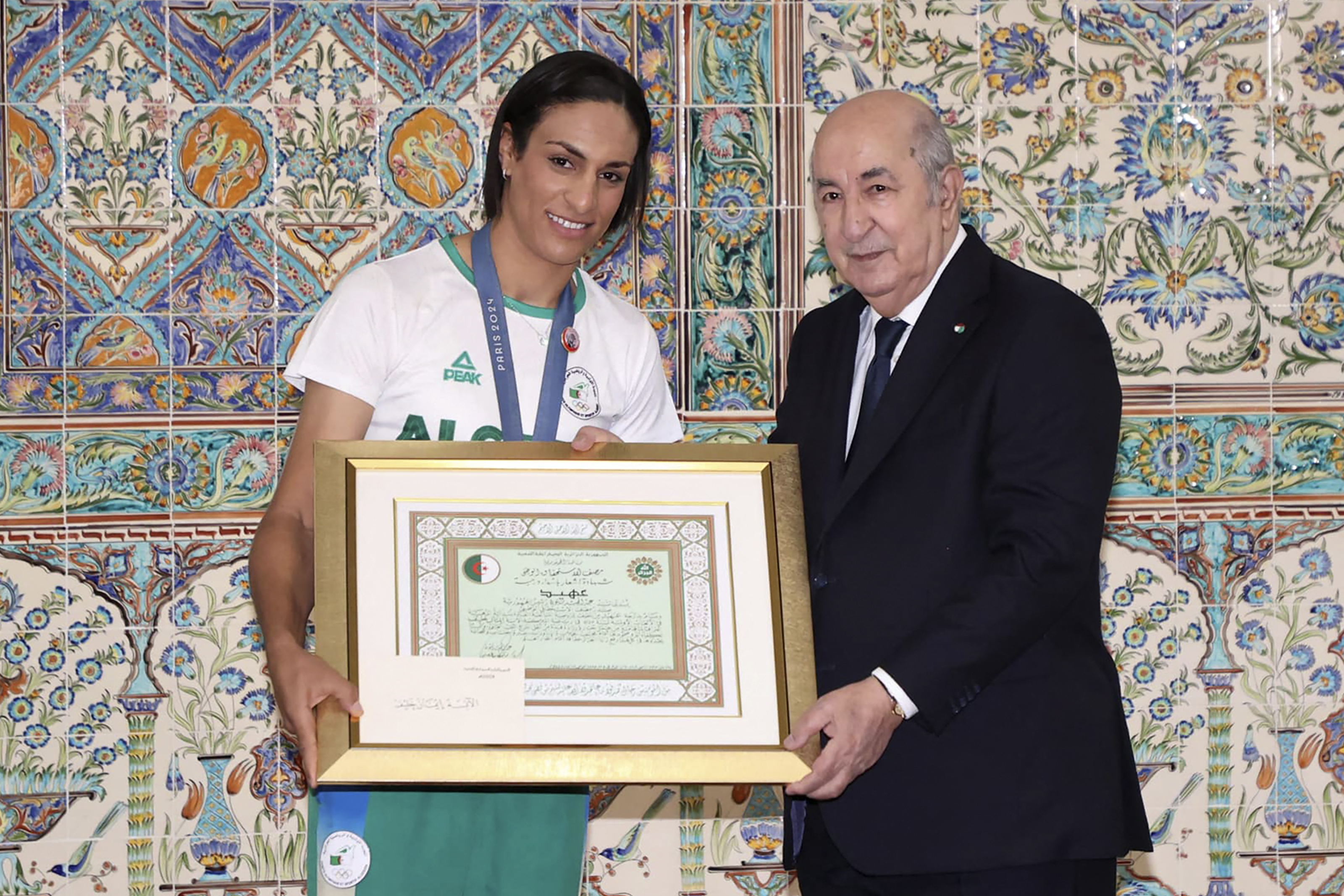 استقبال الأبطال للملاكمة إيمان خليف في مسقط رأسها بعد ذهبيتها في أولمبياد باريس (صور)