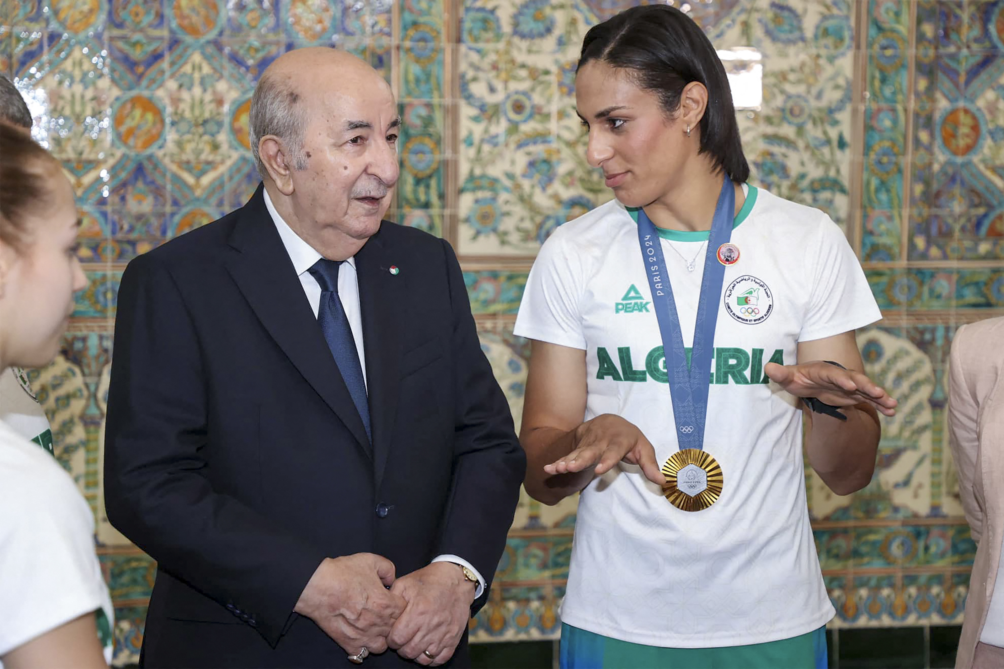 استقبال الأبطال للملاكمة إيمان خليف في مسقط رأسها بعد ذهبيتها في أولمبياد باريس (صور)