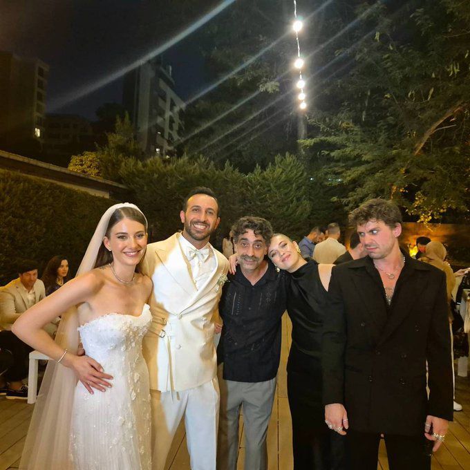 بيريل بوزام وإيرسين أريجي يحتفلان بزفافهما بحضور أبطال الطائر الرفراف (صور وفيديو)