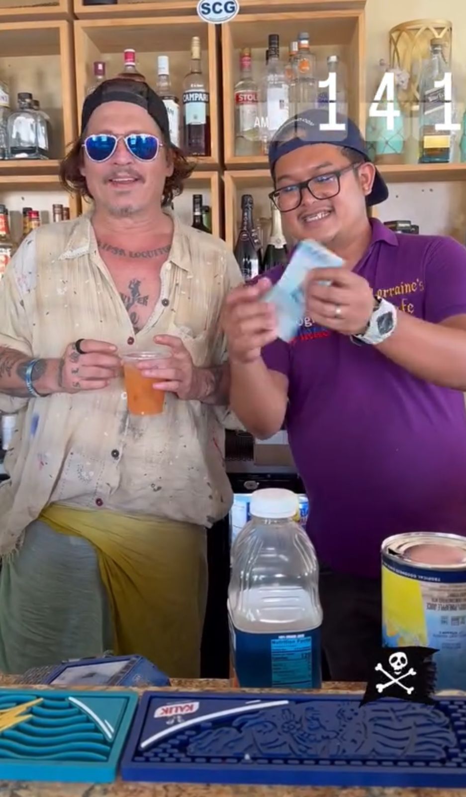 بعد انتقادات وتنمر... أسنان جوني ديب بيضاء كاللؤلؤ (صور)