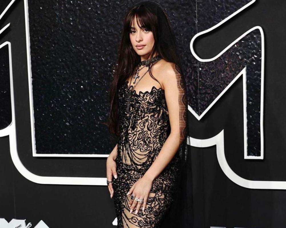 كاميلا كابيلو بالنمط القوطي من طوني ورد (صور وفيديو)